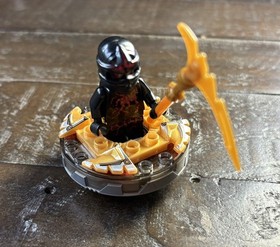 LEGO NINJAGO: NRG Cole (9572) Used Complete RARE figure with 4 Cards & spinner