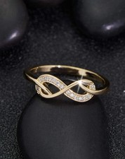 Anello di Fidanzamento Infinito Placcato Oro Giallo 14k 1Ct Taglio Tondo Diamante Simulato