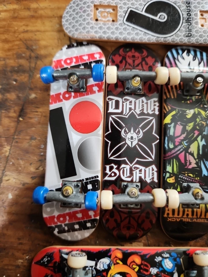 Lote de 11 Etiqueta Negra World Industries Tech Vintage y Más Años 2000’s Foto 2 de 4