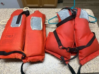 Lot 2 Safeguard CO CHILDS LIFE JACKET TYPE I PFD USCG Approved 16.5-90 Lbs EUC