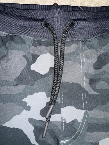 Pantalones cónicos para hombre Under Armour Sportstyle Elite gris camuflado mediano precio de venta sugerido por el fabricante 110 USD - Imagen 10 de 12