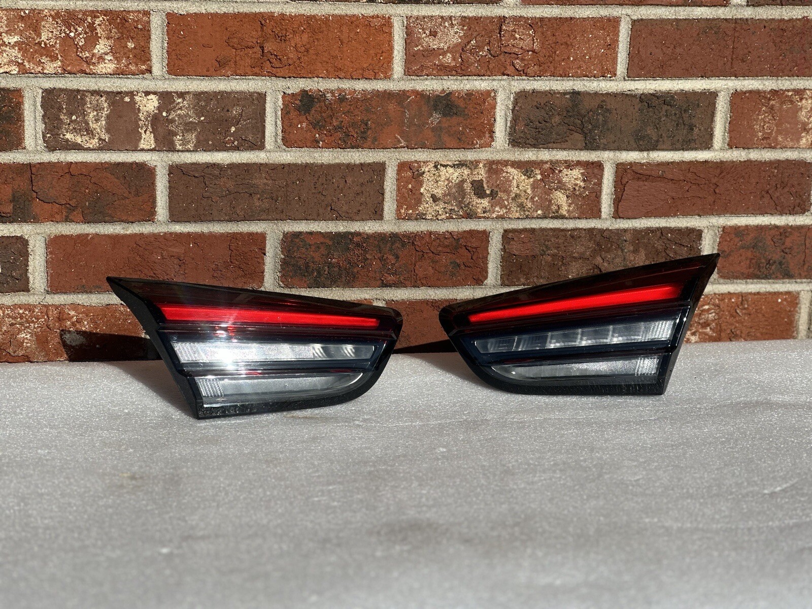 2020-2023 MASERATI GHIBLI DRIVER PASSENGER RIGHT REAR INNER TAIL LIGHT LAMP OEM