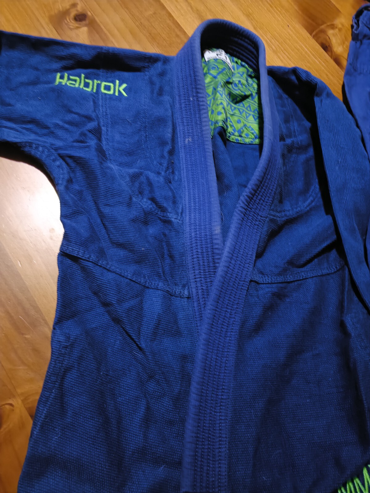 Picture 2 of 3