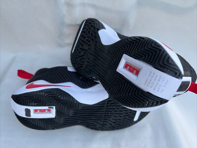 Nike CN8689-002 Lebron Soldier XIV Shoes Youth 7 Red Black  display picture 1