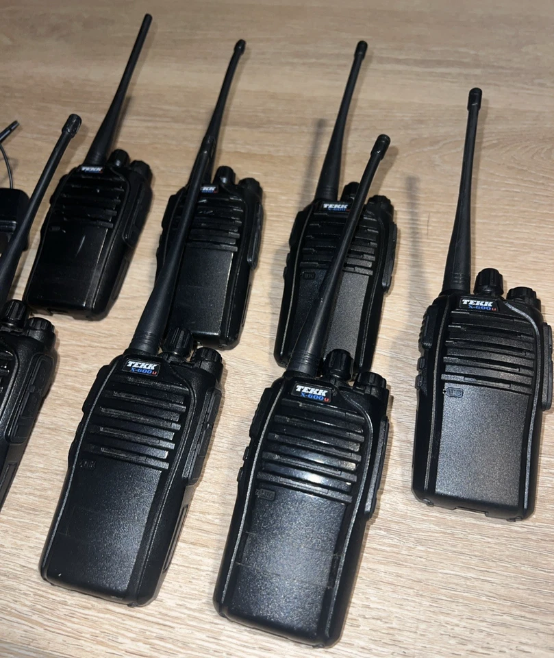 (7) Radios X-600 UHF y 6 cargadores para radios Tekk X-60. funcionando. ¡SIN BATES! Foto 3 de 4