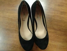Easy USA Heels Size 8 .5 Black