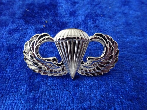 A22-001) Ala Salto Paracadute USA Originale BASIC Esercito Aviotrasportato Cromo - Foto 1 di 3