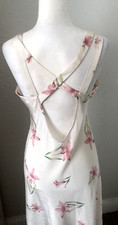 New PRIVATE LUXURIES Sz M Ivory Pink Lily Floral Chemise NIGHTGOWN Satin X Back