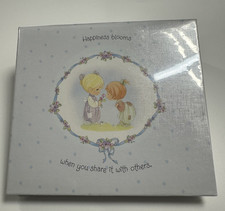 Precious Moments Refillable Snapshot Album Hallmark 2002 50 pages/100 photos.