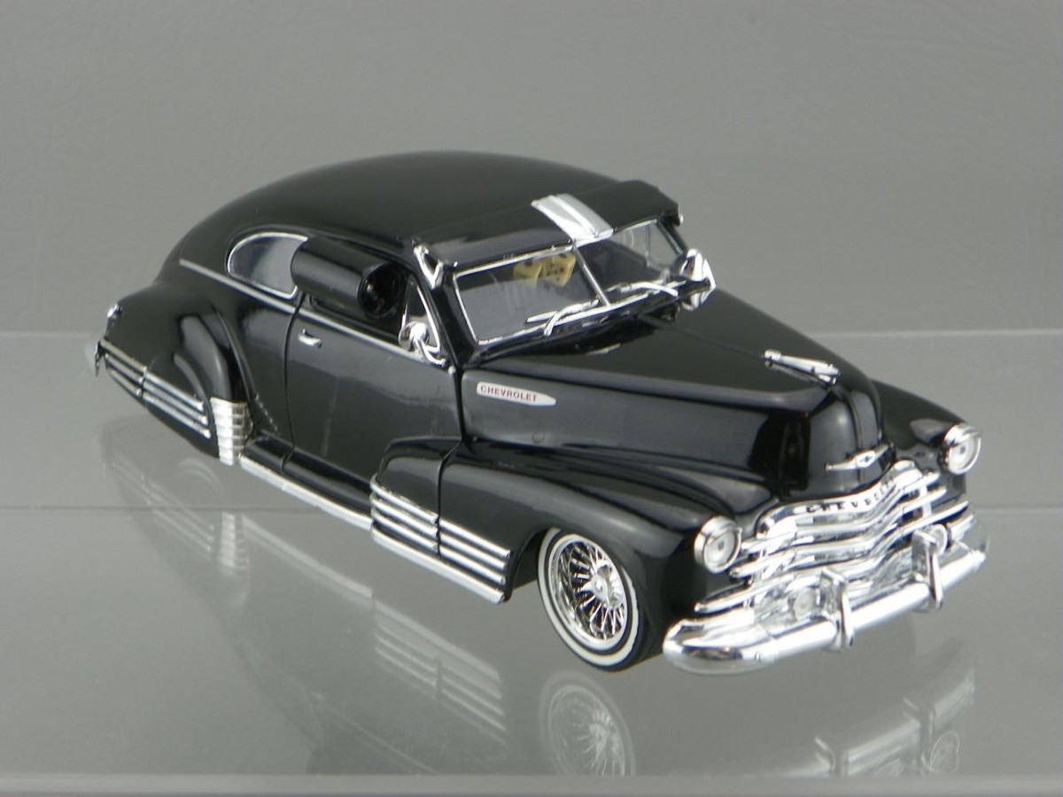 Jada Street Low No.50210-9 Diecast 1:24 Black 1947 Chevrolet