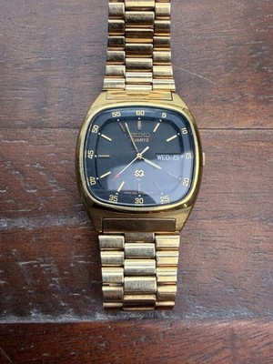 希少80s　TV刑　SEIKO QUARTZ 7123-5210 メンズ 腕時計 Rare 1980 Vintage Seiko SQ Tv 35mm Black Day Date Dial Gold Mens