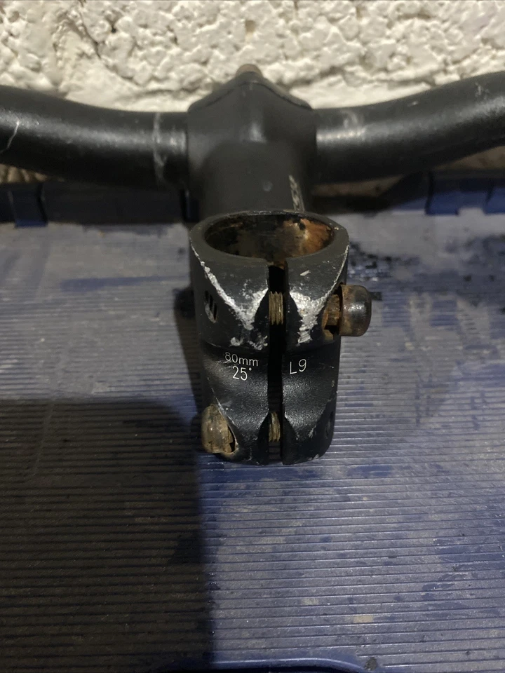 25.4mm Bontrager SSR Stem L:80mm R:25° & Handlebar L:580mm 6° Up 1 1/8” - Image 4 of 4