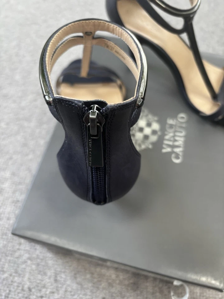 Vince Camuto Women's Navy Leather Shoe/Sandal Size 4 - Image 4 of 4