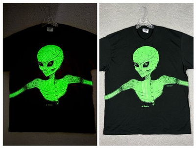 #ad Vtg Lee Alien Wrap Around T shirt Men’s XL Glow In the Dark 90s Rivertown Trade $149.96