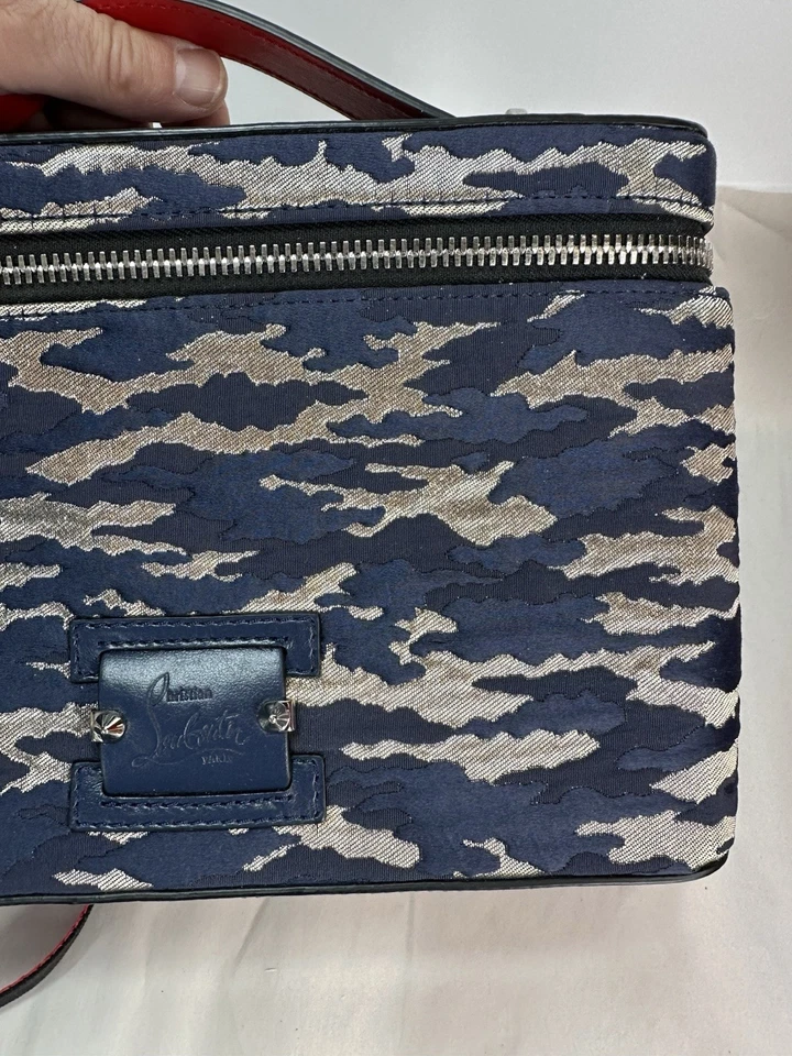 Bolso Bandolera Christian Louboutin Kipi Bolsa Cuero Bidireccional Azul Camuflaje con Certificado de Autenticidad Foto 4 de 4