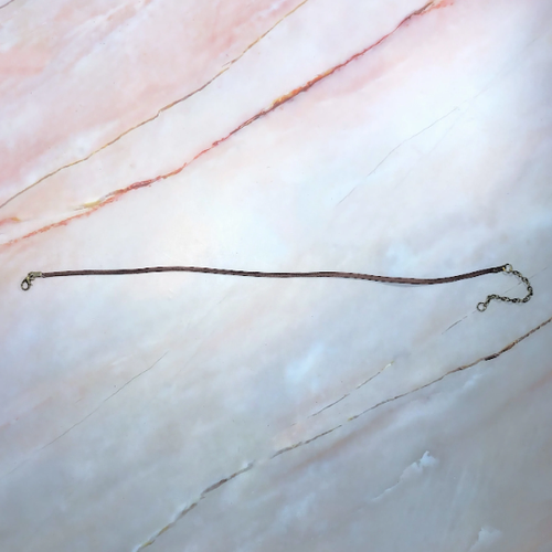 Collana girocollo marrone sottile piccola finta pelle scamosciata anni 90 gioielli grunge - Foto 3 di 6