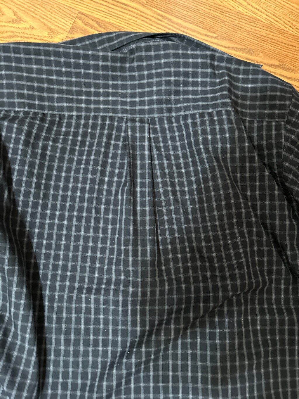 Men's Van Heusen Button Down Shirt XL Black Gray Plaid, Pre-Owned thumbnail 5