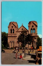 Vintage Postcard NM Santa Fe St Francis Cathedral Crowds Chrome ~11442