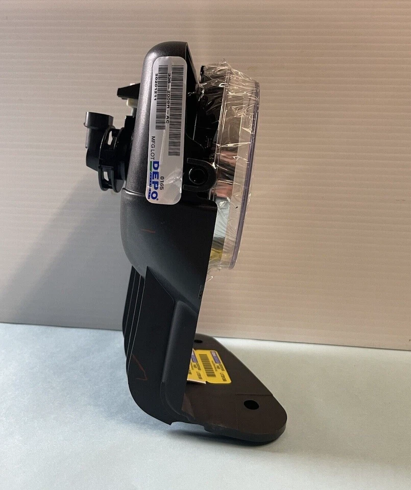 2003-2004 GMC Sierra Passenger Side Fog Light Assembly Foto 3 de 4