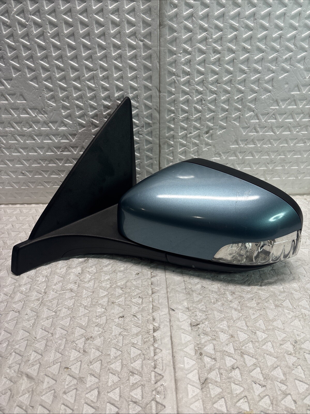 2007-2013 Volvo C30 Driver Side Power Mirror with Turn Signal OEM Replacement