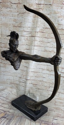 NICE BRONZE INDIAN WARRIOR WITH BOW AND ARROW SCULPTURE STATUE WESTERN ARTWORK
