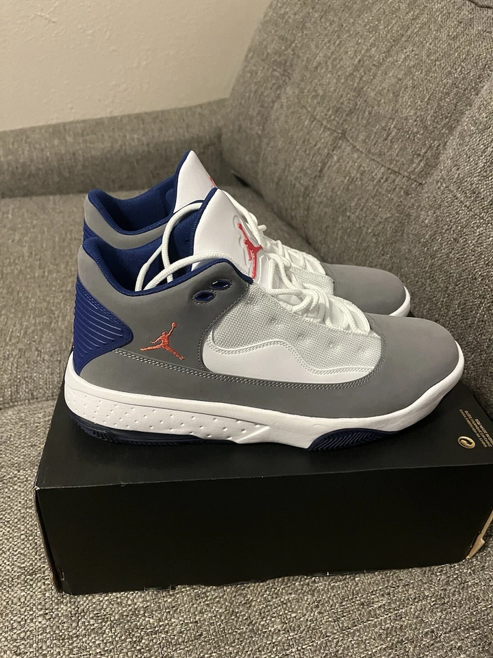 Nike Air Jordan Max Aura 2, Gris Humo Blanco Azul Real Profundo, Talla 12, Nuevas Foto 3 de 4