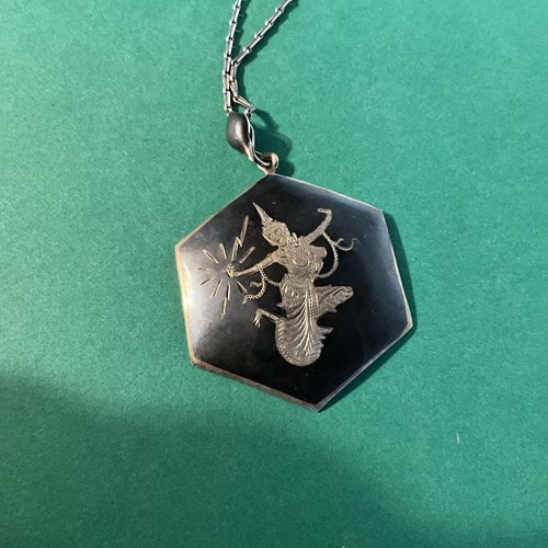 COLGANTE Y CADENA JAPONESA GRABADA EN PLATA DE LEY/NEGRO PARA DAMA - Imagen 6 de 12