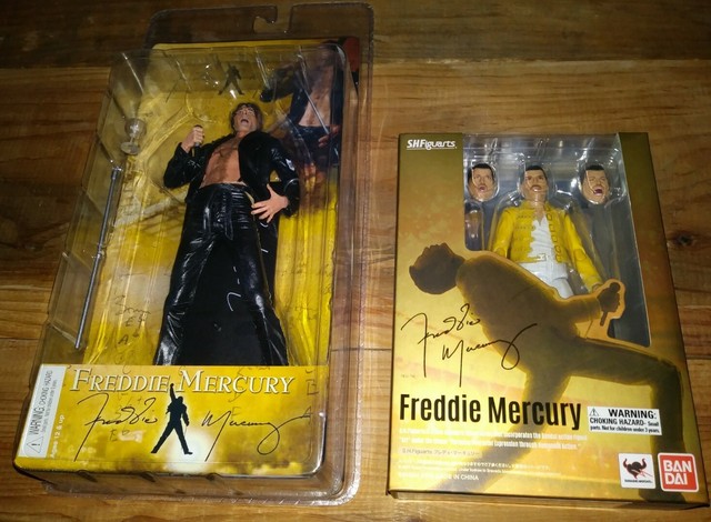 neca 7 inch action figure freddie mercury