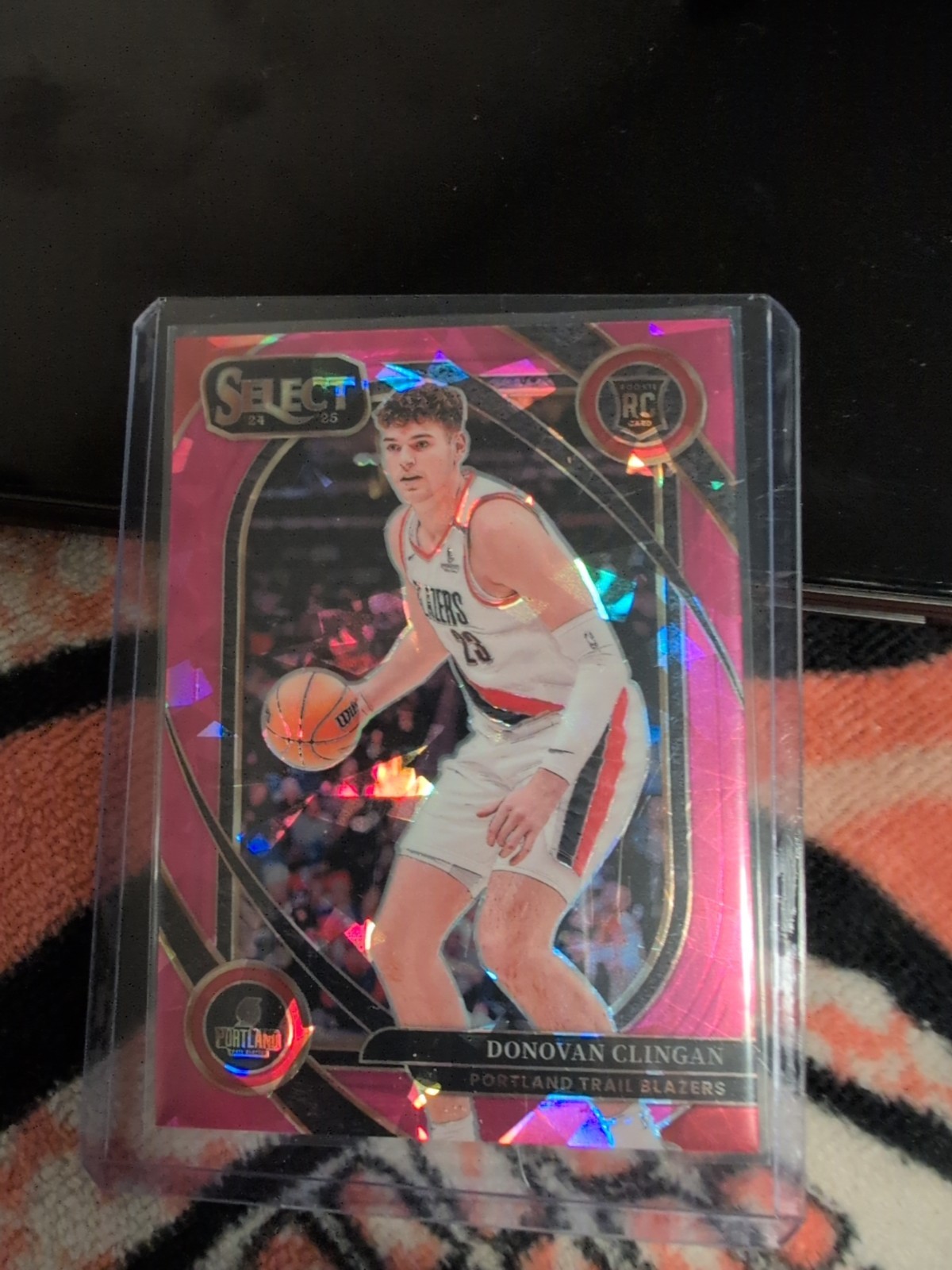 2024-25 Panini Select - Courtside Donovan Clingan Purple Cracked Ice /99 (RC)