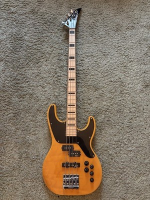 Jackson X Series Concert Bass CBXNTM IVButterscotch aktiv