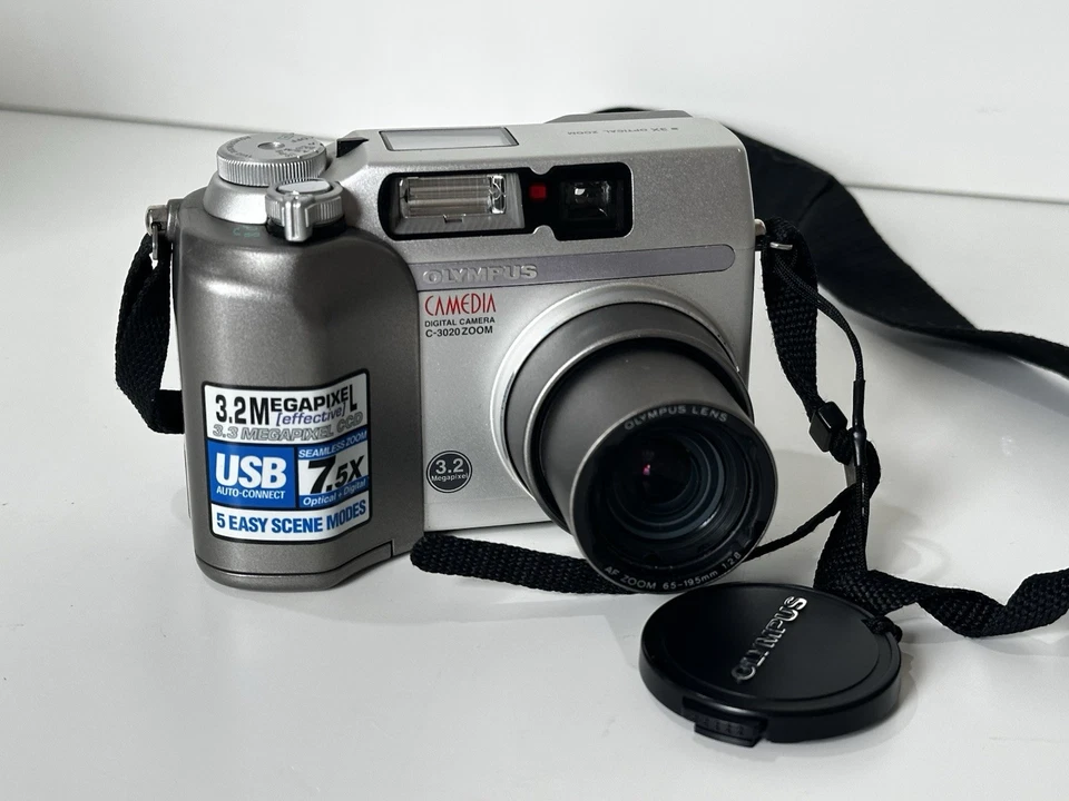 Olympus Digital Camera Camedia C-3020 Zoom 3.2MP Silver Tested - Image 4 of 4