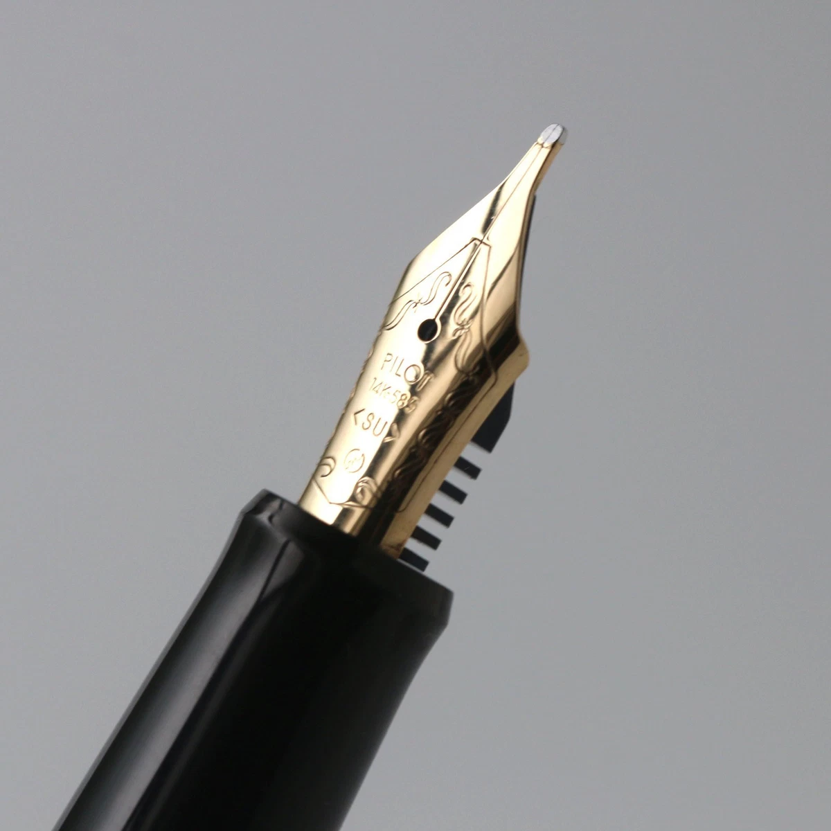 PILOT Custom 67 Fountain Pen 14K Gold SU Nib Black Japan Tested w/con-70N Namiki