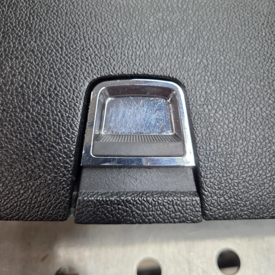 Chevrolet Traverse 2009-15 tablero compartimento de almacenamiento guantera OEM cubo gris Foto 4 de 4