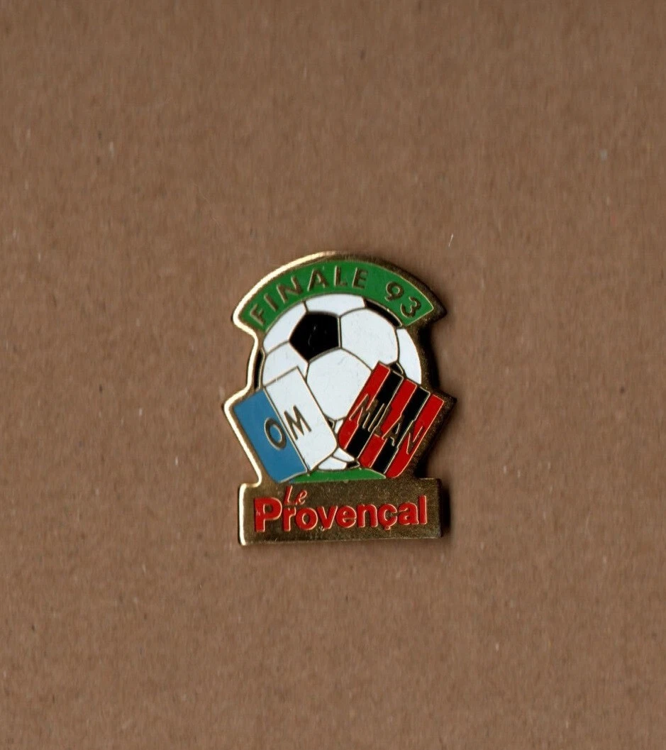 Pin’s Milan AC 1899-1990 – Coupe Trophée Football (Occasion, Badge Vintage Sport)