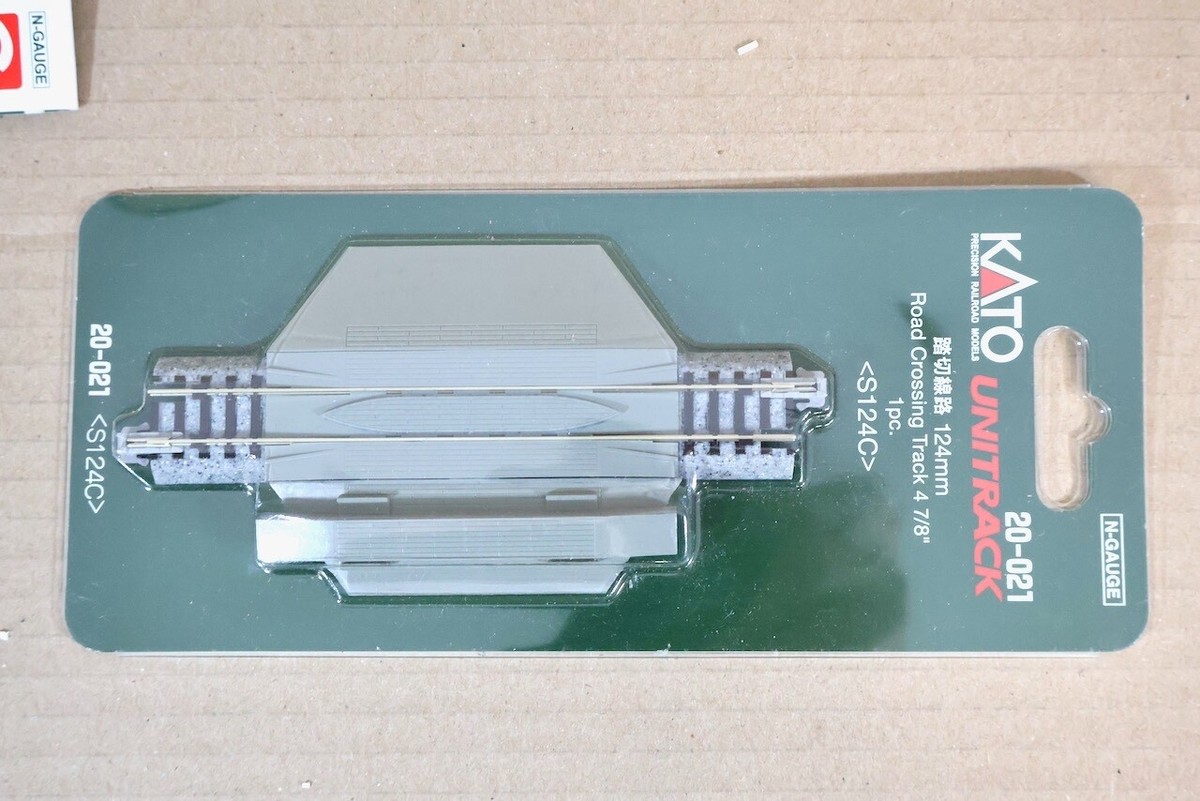 Kato N Scale 4-7/8 Straight Road Crossing