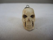&auml;lterer Totenkopf aus Knochen geschnitzt -  Skull - 3cmx2,1cm