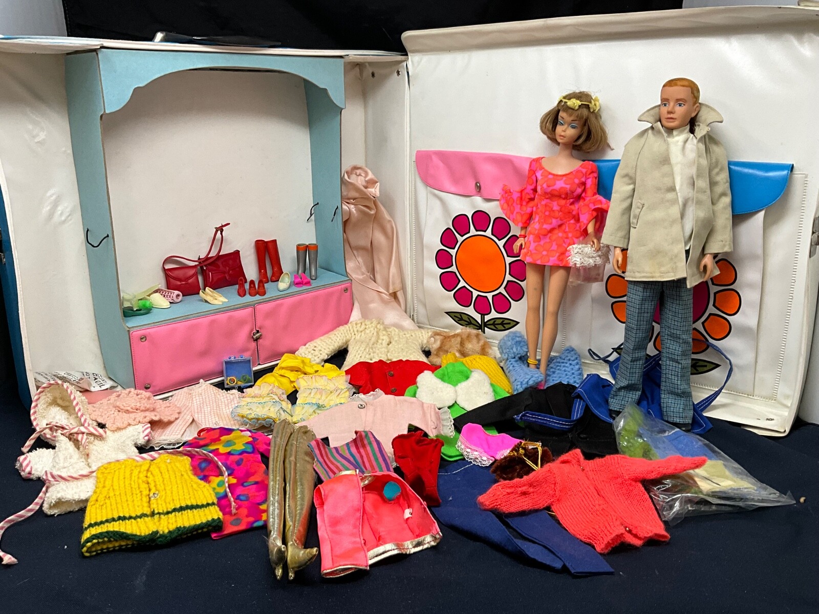 VTG 1958 Barbie The World Of Barbie Double Doll Case  Full of Doll Clothes/accs