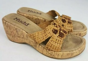 mudd wedge sandals