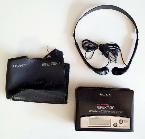 Rara cassetta radio Walkman registrazione Sony WM-F2097 + Sony MDR-W24 completamente funzionante - Foto 11 di 11
