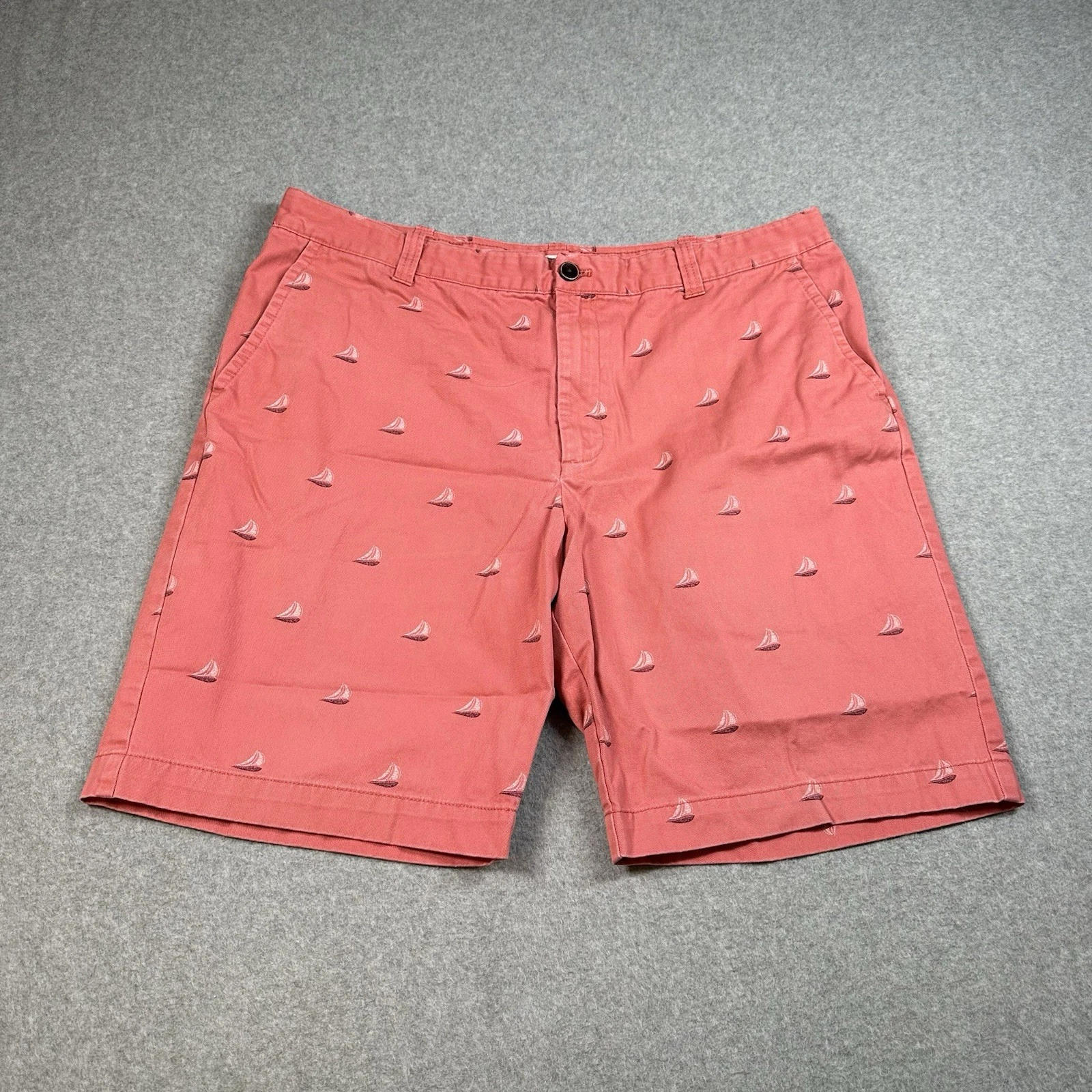 G.H. Bass & Co Mens 38 Coral Sailboat Embroidered Cotton Chino Shorts