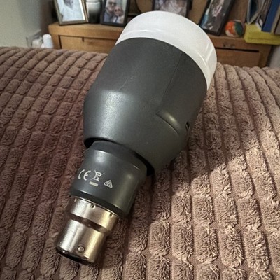 GEBRAUCHT - LIFX Colour WiFi Smart LED Leuchtmittel B22 Bajonett - 1000 Lumen - funktionstüchtig 
