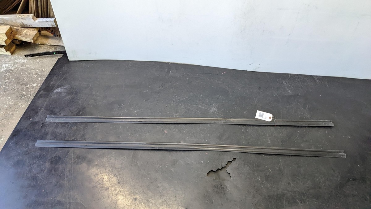 Right & Left Side Body Lower Weatherstrip 2020 Nissan Murano Right & Left Side Body Lower Weatherstrip 2020 Nissan Murano