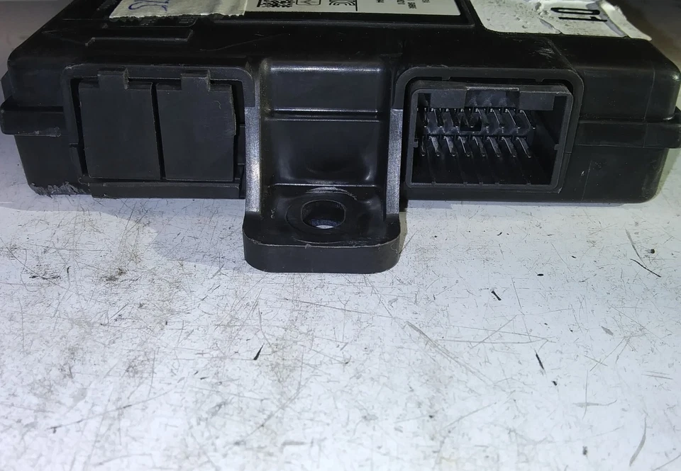 2019 Jeep Compass Keyless Entry Module P68411099AA - Image 4 of 4