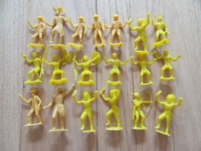 23B/LOT OF 19 MPC COWBOYS INDIANS/PLAYSET FIGURES/YELLOW