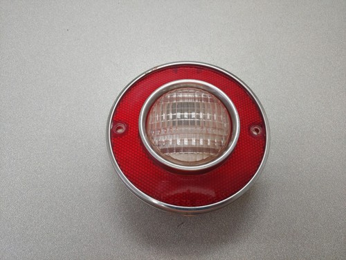 VERY NICE USED ORIGINAL CHEVROLET CORVETTE INNER TAIL BACKUP LIGHT HOUSING - 第 1/7 張圖片