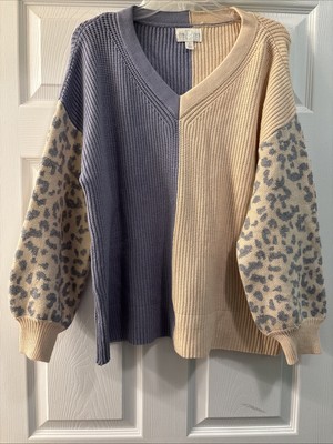 NWOT Francesca's Women s V Neck Leopard Print Sweater Size Large 