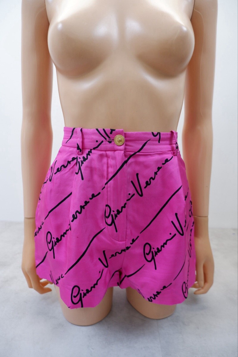 VIP【関税送料無料】希少 VERSACE PINK MULTICOLOUR SHORTS Versace Womens Silk Shorts Size 38 Uk 6 Hot Pink Logo Print
