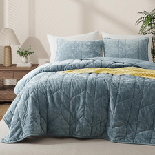 Velvet Quilt Set Queen Size - Lightweight Bedspread Coverlet - Soft Velvet Comfo