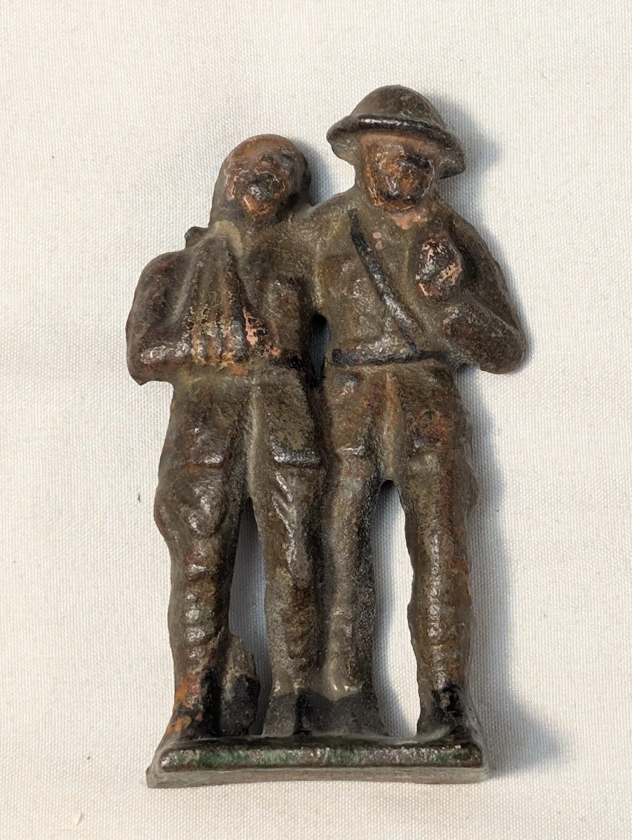 Rare Grey Iron G105 D27 Doughboy Supporting Wounded Soldier 1930s