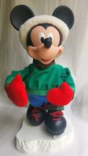 Santa's Best Mickey Unlimited 1998 Mickey Mouse Holiday Animated Ice Skater 